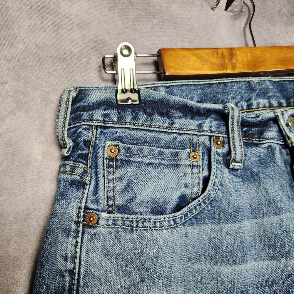 Levis levi 569